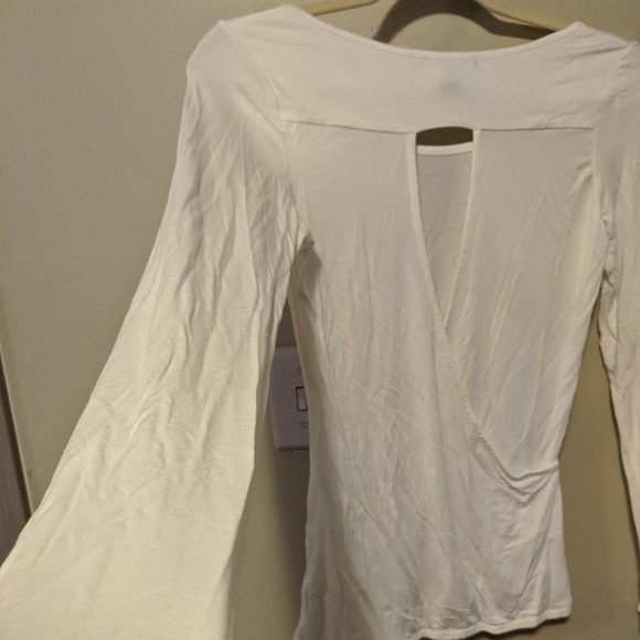 🌈10/$15🌈Gorgeous cutout white top - Picture 3 of 7